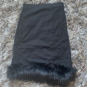 NWT Faux Fur Trim Skirt